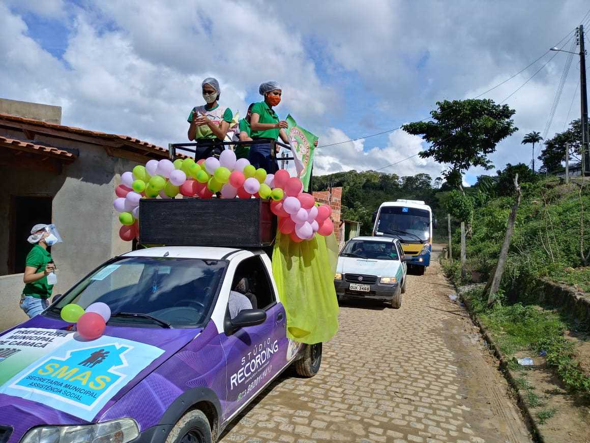 Camacã: Idosos do Clube da Melhor Idade são surpreendidos com homenagem da Secretaria de Assistência Social.